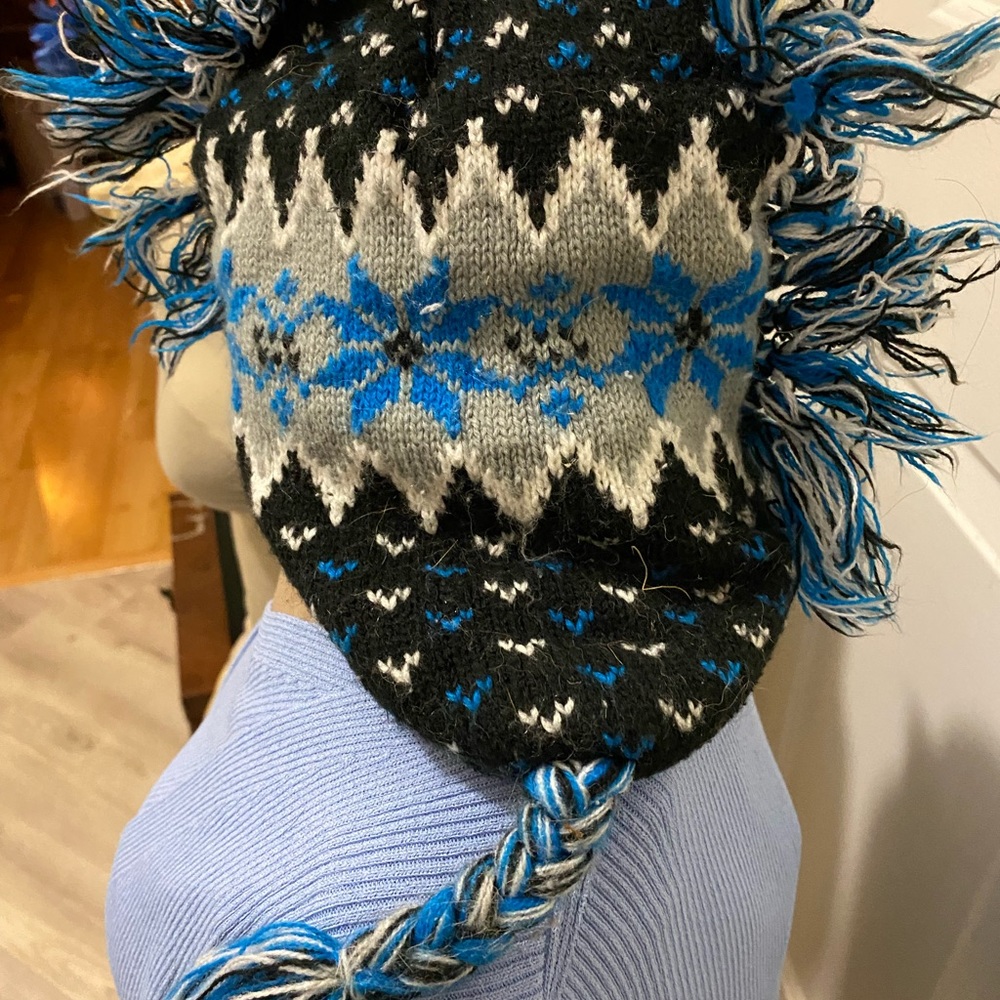Warm Childs spike hair look snow hat